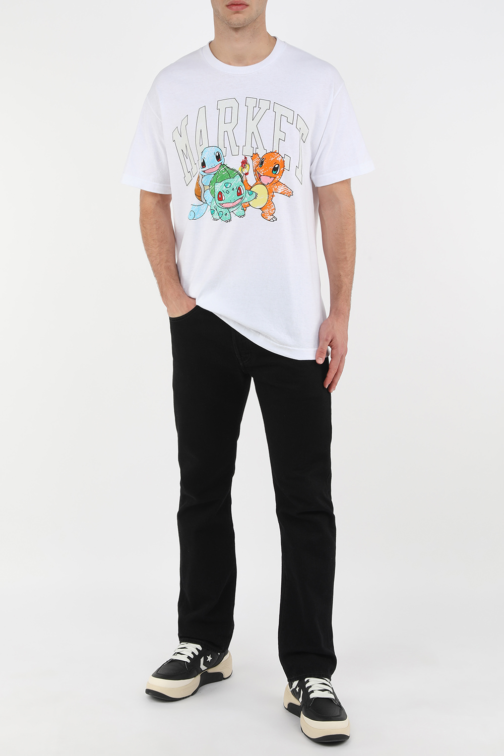 טי שירט משנה צבע עם הדפס פוקימון בגוון לבן צ'יינה טאון מרקט X פוקימון